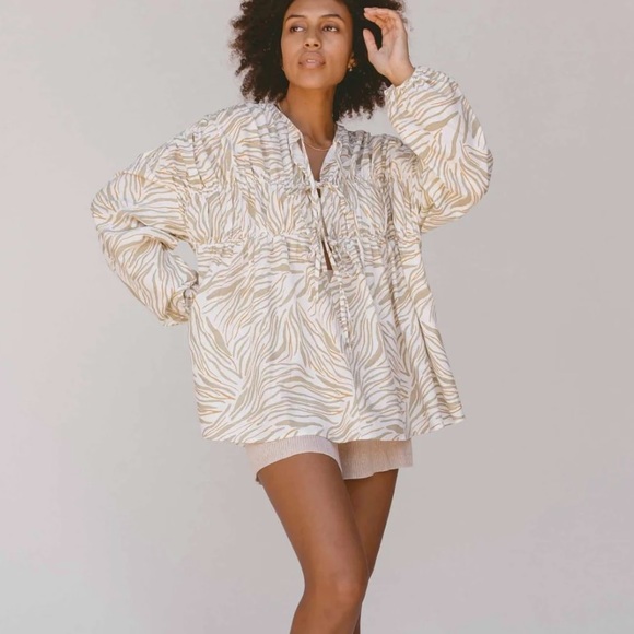 The Lullaby Club Tops - Linen Tie Front Top | Lullaby Club